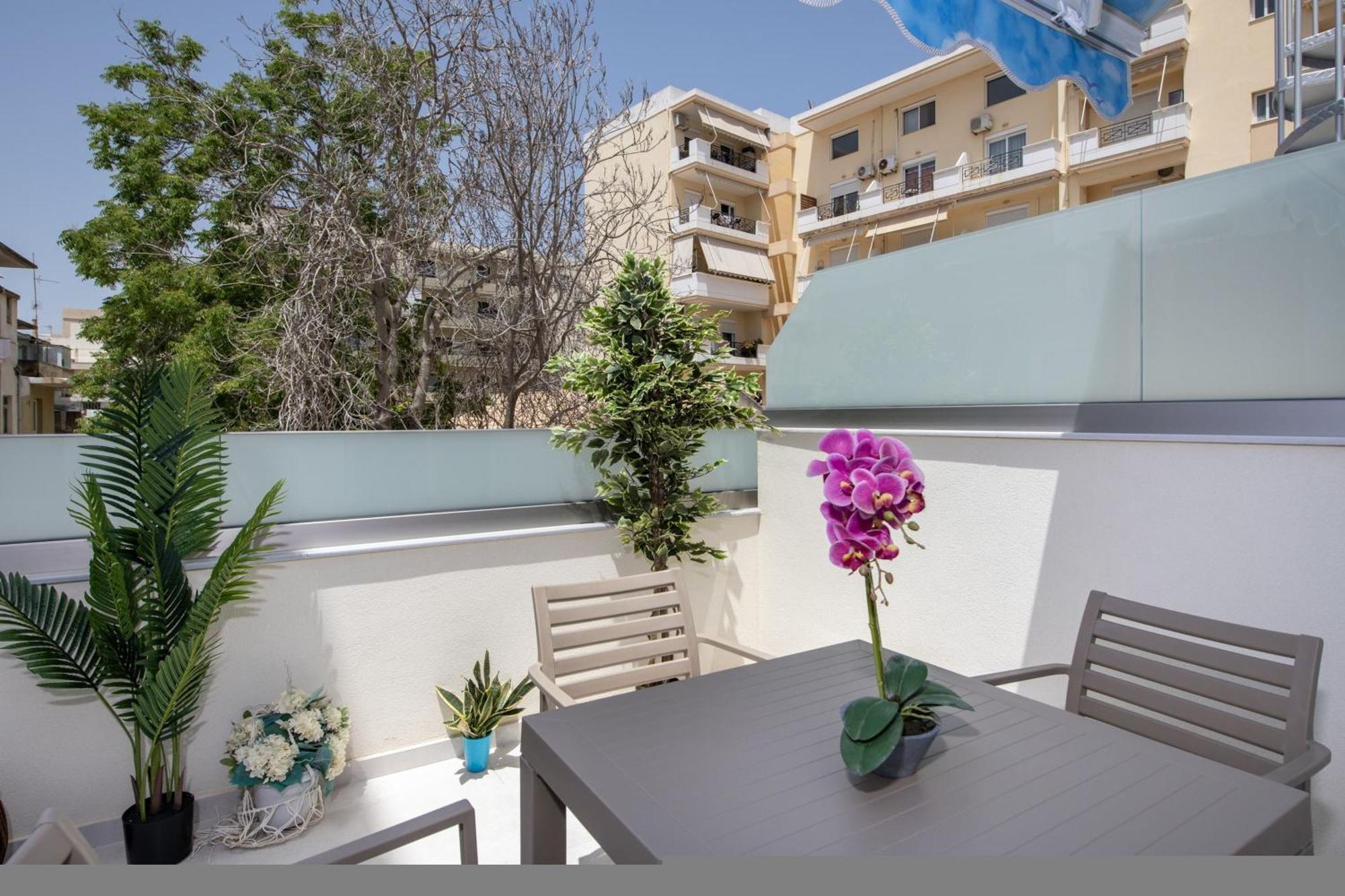 Cherry Central Luxury Suites Hanya Dış mekan fotoğraf