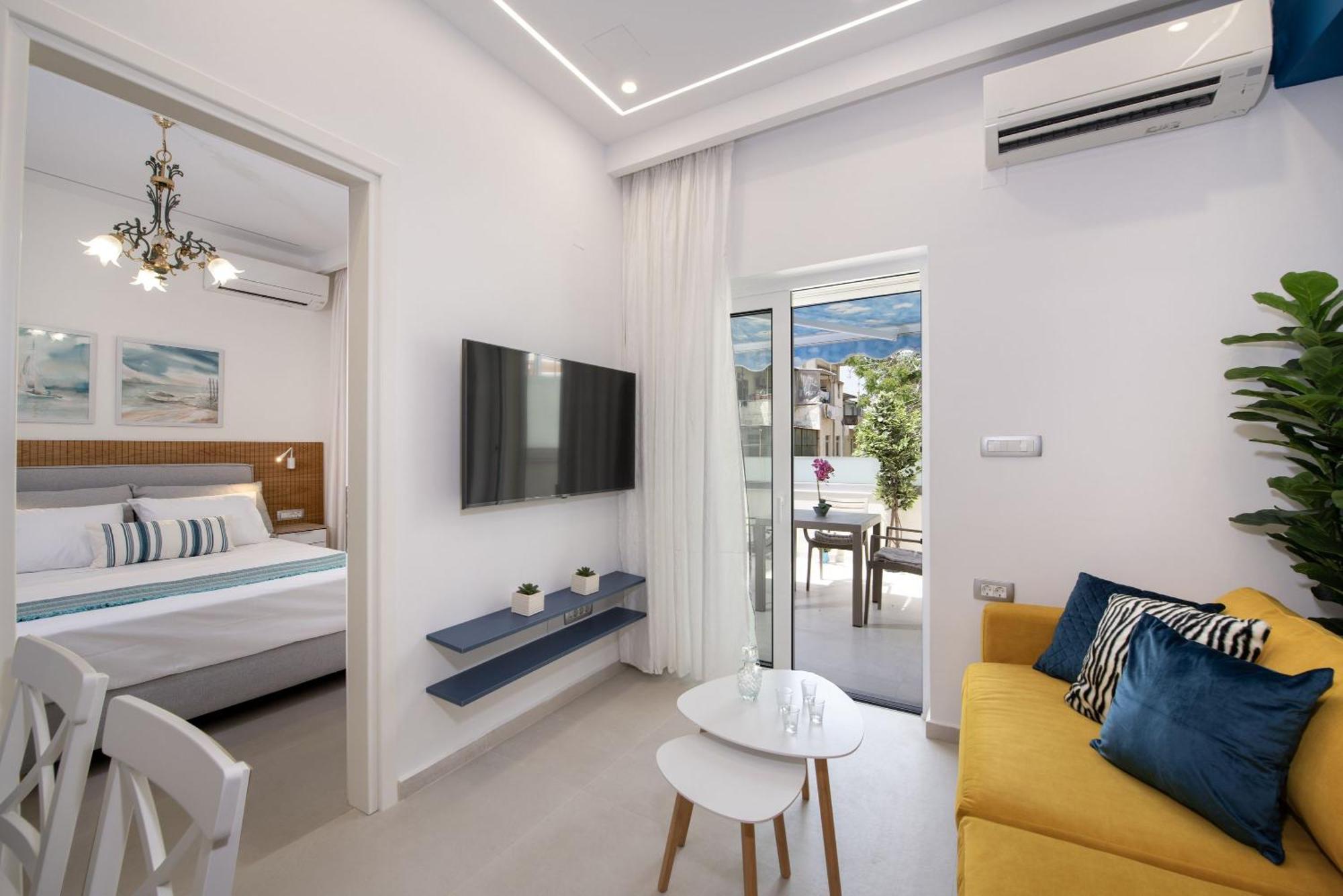 Cherry Central Luxury Suites Hanya Dış mekan fotoğraf