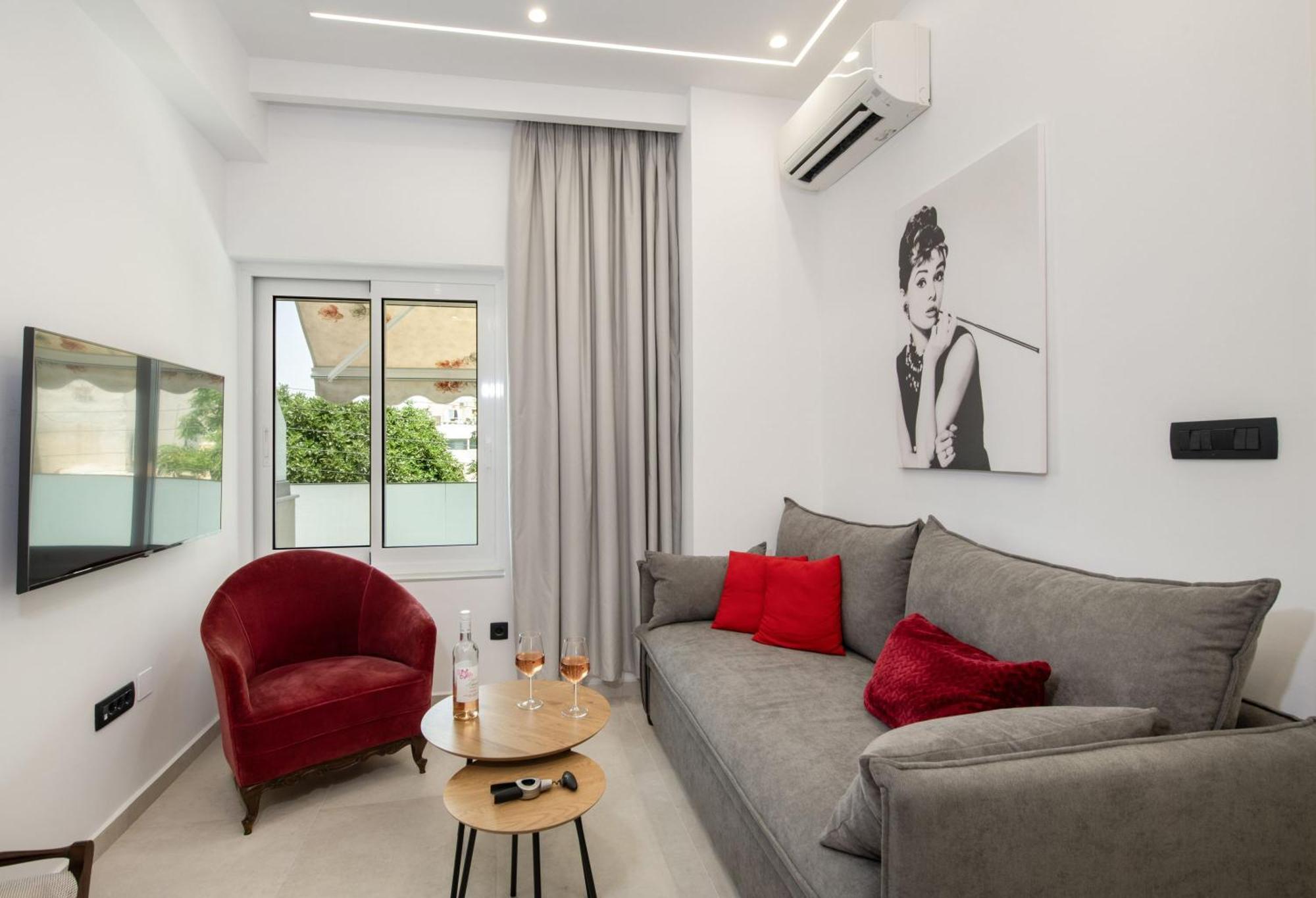 Cherry Central Luxury Suites Hanya Dış mekan fotoğraf