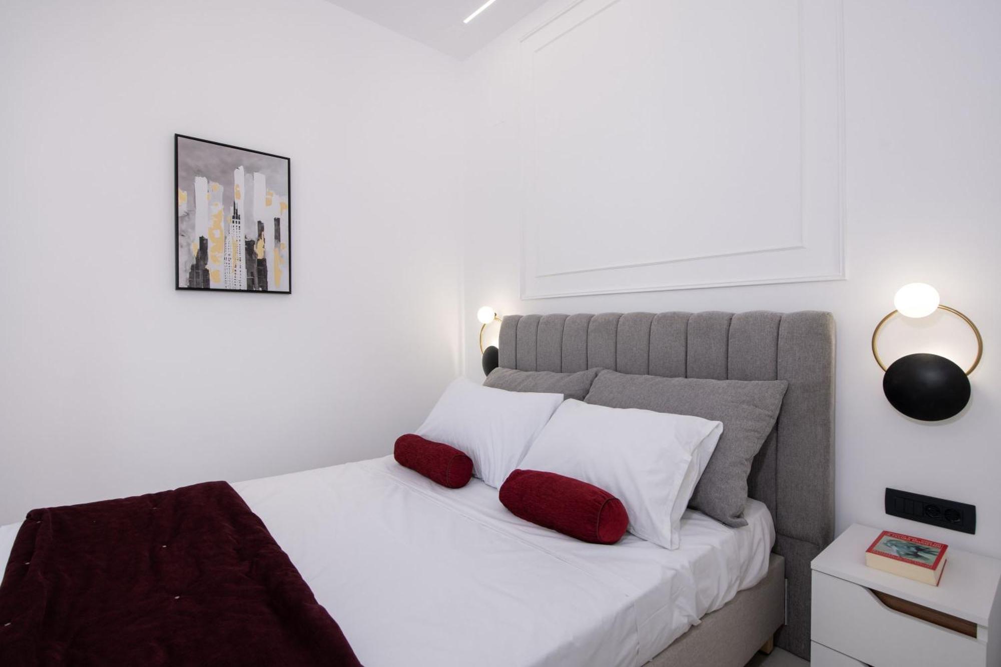 Cherry Central Luxury Suites Hanya Dış mekan fotoğraf