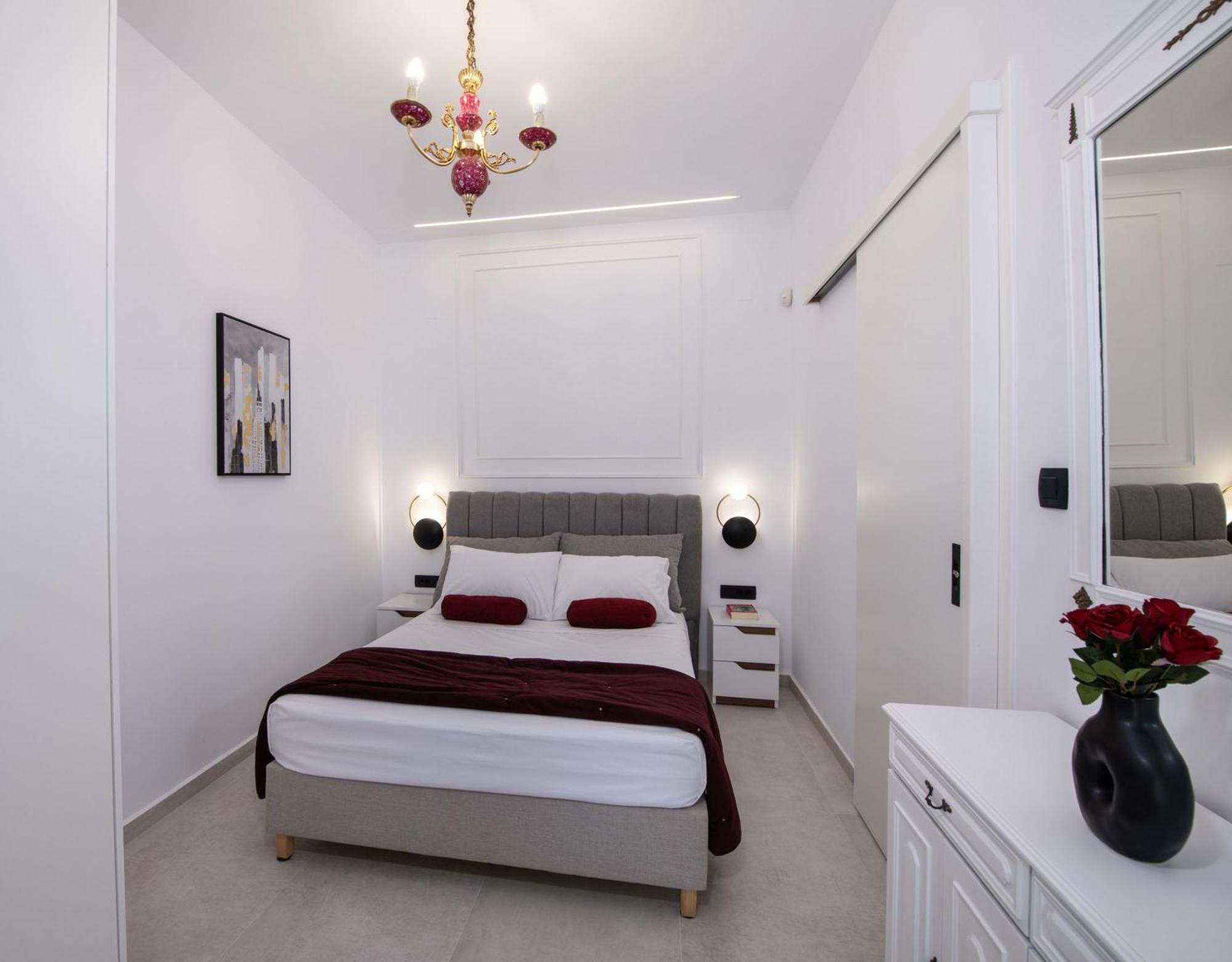 Cherry Central Luxury Suites Hanya Dış mekan fotoğraf
