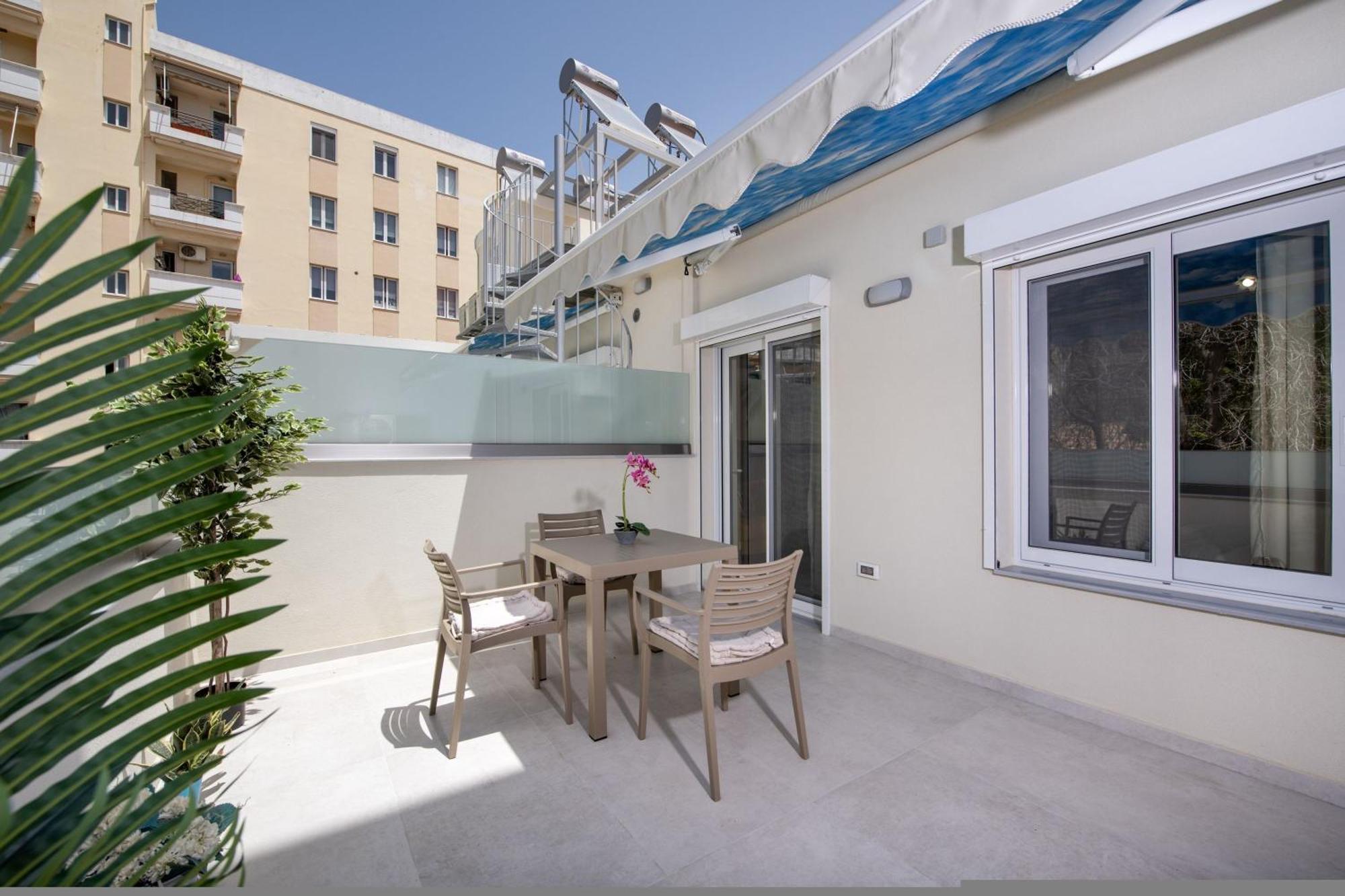 Cherry Central Luxury Suites Hanya Dış mekan fotoğraf